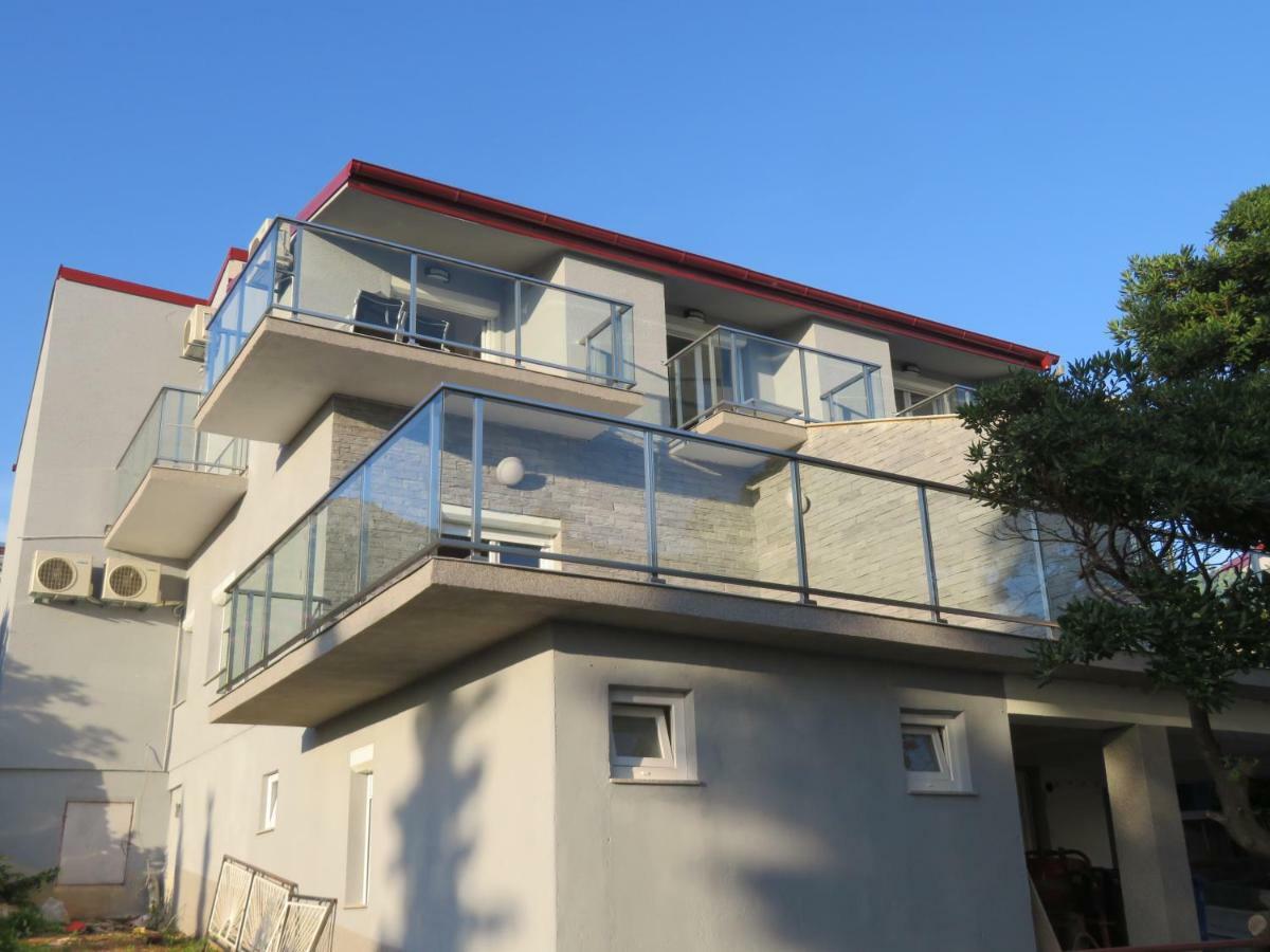 Vila Velvet Hotel สตารีกราด-ปาเคลนีซา ภายนอก รูปภาพ
