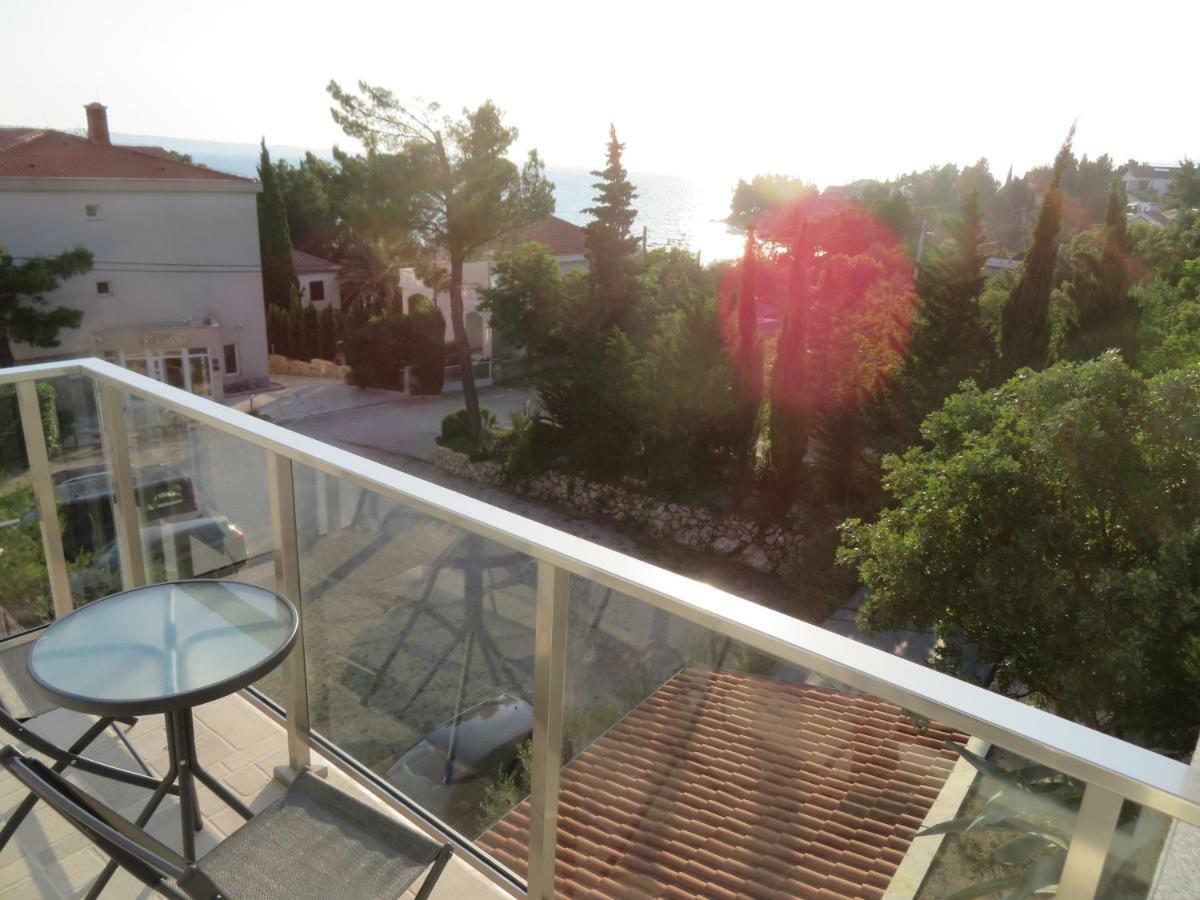 Vila Velvet Hotel สตารีกราด-ปาเคลนีซา ภายนอก รูปภาพ