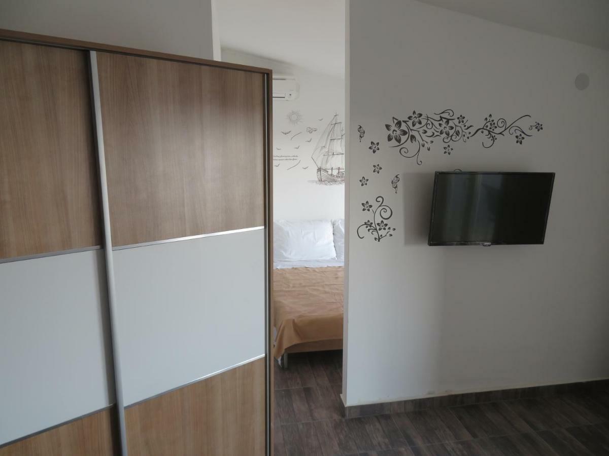 Vila Velvet Hotel สตารีกราด-ปาเคลนีซา ภายนอก รูปภาพ